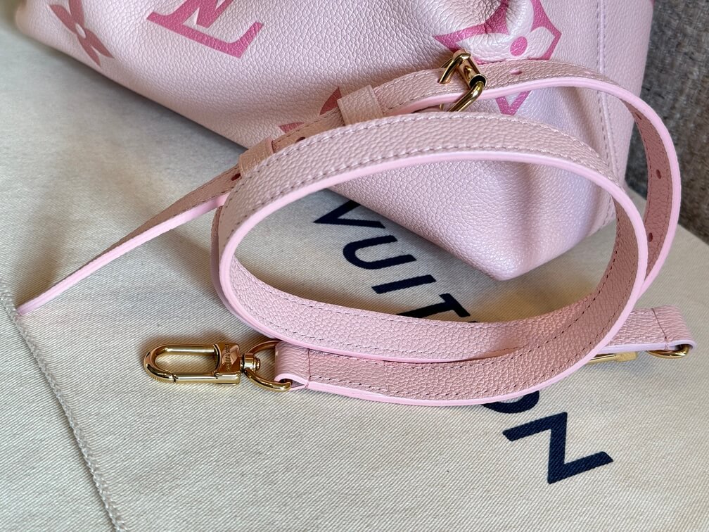 100% Original Louis Vuitton Summer Bundle By The Pool M42492 100% Original Louis Vuitton Summer Bundle By The Pool M42492